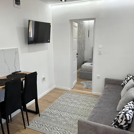 Apartment Belvarosi Lux 2 *