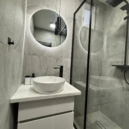 Belvarosi Lux 2 *