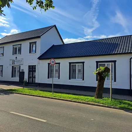 Belvarosi Lux 2 Apartment Vasarosnameny