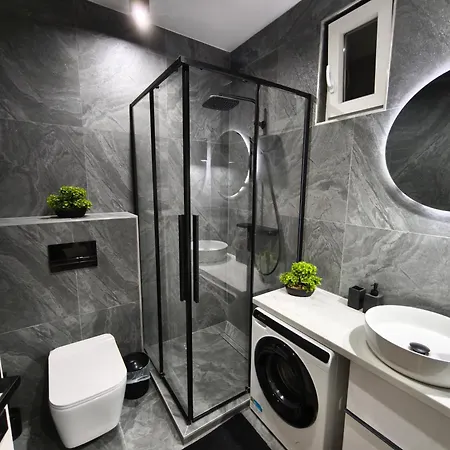 Belvarosi Lux 2 *